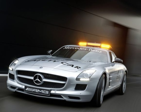 Samochód bezpieczeństwa F1 2010 - SLS AMG
